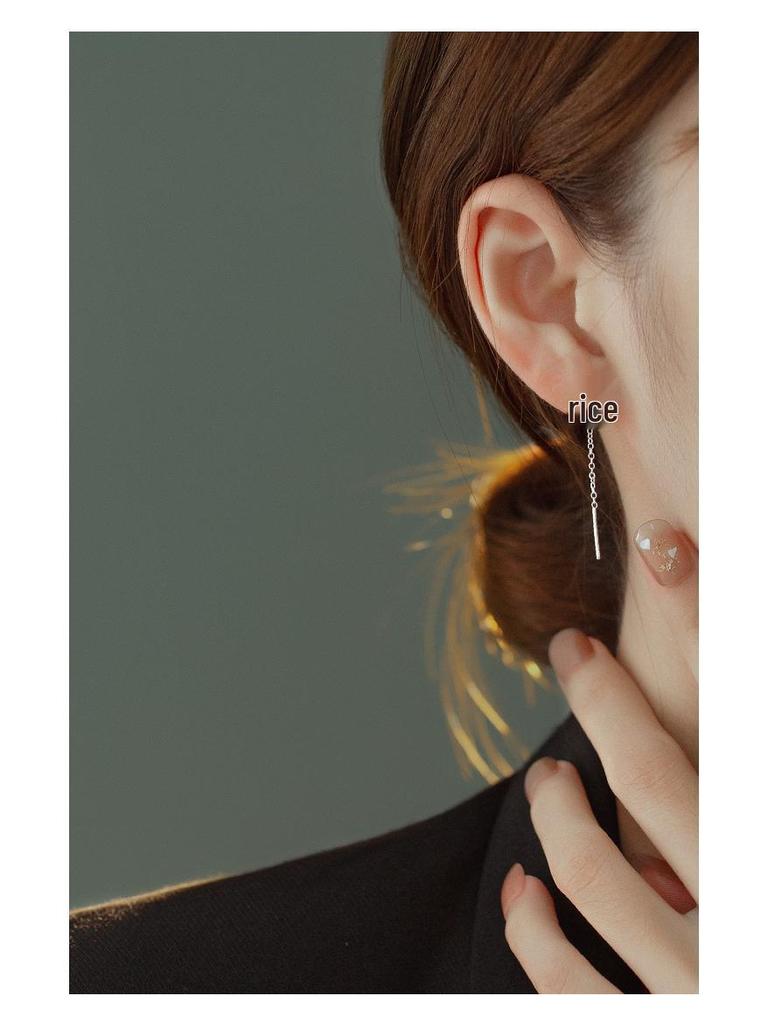 Banyan Tree S925 Silver Daisy Earrings: Simple, Trendy Flower Design for Women (2022)