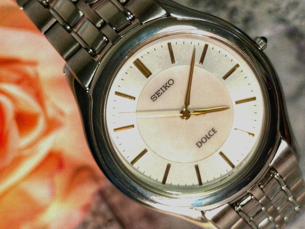 [USED] Rare SEIKO Dolce Watch In Silver and Gold