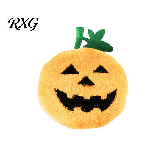 Soft Cat Chew Toy Halloween Pumpkin Toy, Squeaky Stuffed Self-entertainment Plush with Feathers for Indoor Cats