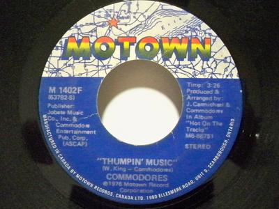 7-дюймовая пластинка COMMODORES - Thumpin' Music / Just To Be Close T M1402F Motown 1976 Канада Soul/Funk Б/у