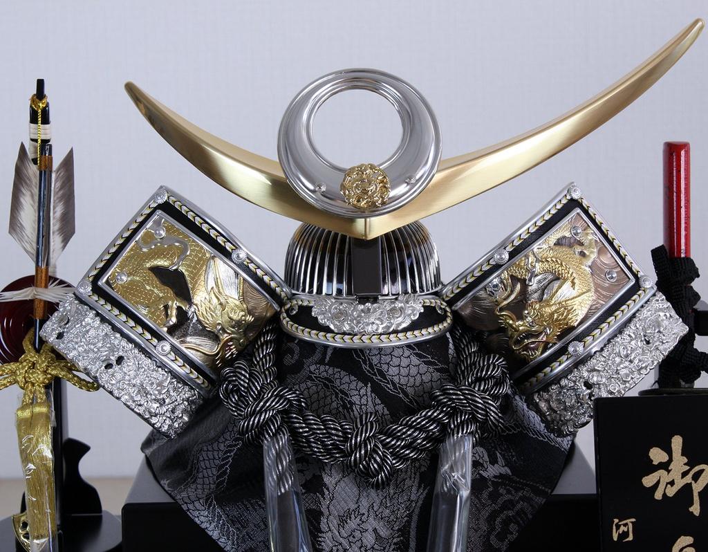 Майская кукла Шлем в футляре Украшение Шлем Уэсуги Кэнсина Ширина 48 x Глубина 32 x Высота Шестиугольный Лакированный черный Стеклянный футляр G2601BZ 47,5 см