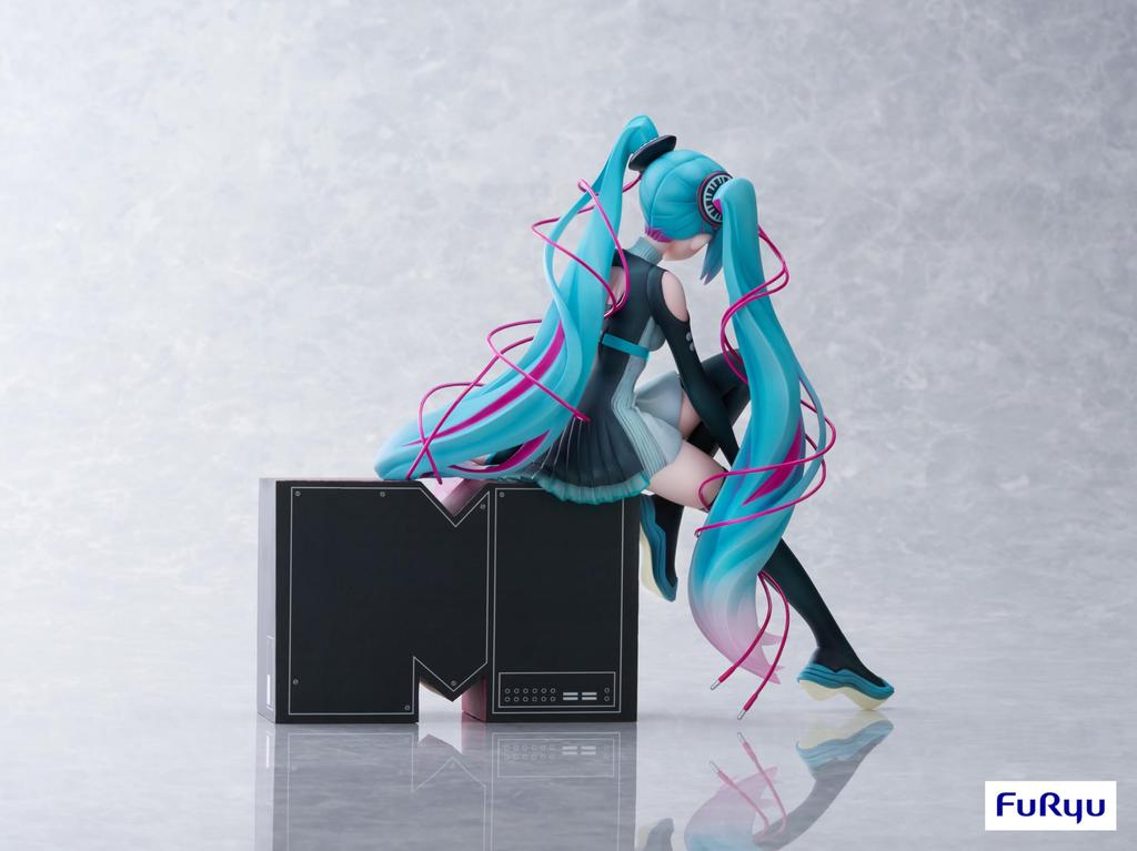 Furyu Hatsune Miku x MTV Scale PVC Painted Complete Figure 1/7