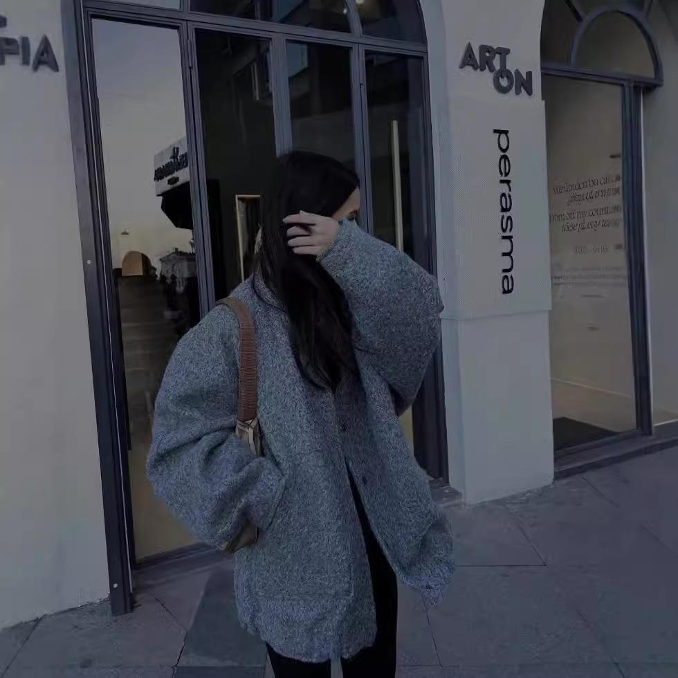 Женское осенне-зимнее однотонное пальто с воротником-стойкой и длинными рукавами, с двумя большими накладными карманами