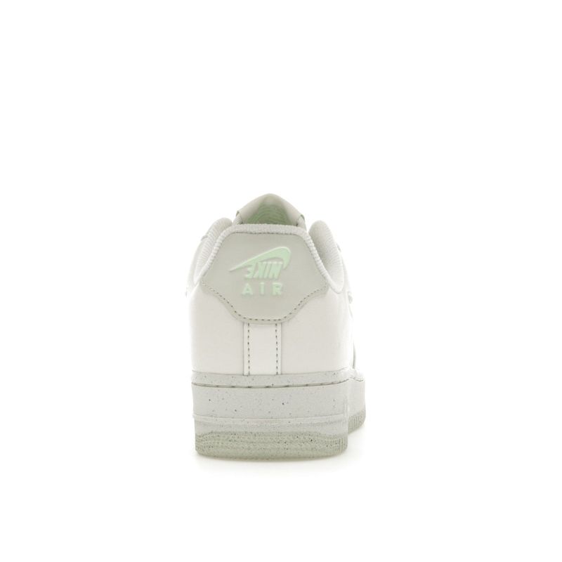 Nike Женские повседневные кроссовки WMNS Air Force 1 '07 SE Next Nature 'Sail Liquid Metal' FN8540-100