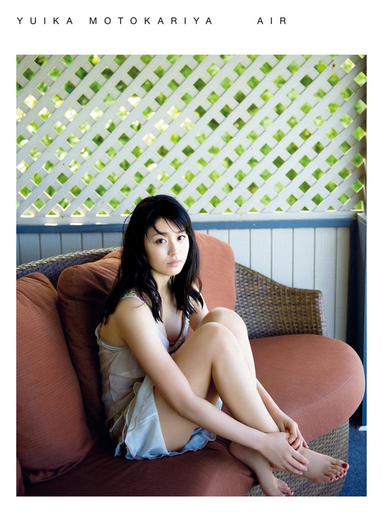 Yuika Motokariya Photo Book “AIR”