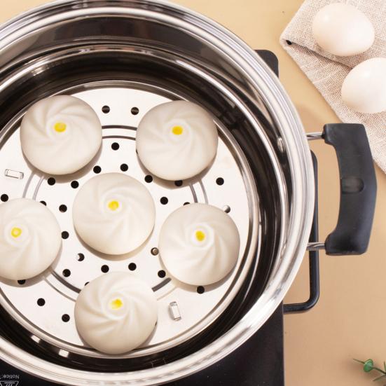 Круглая подставка для пароварки из нержавеющей стали со съемной V-образной подставкой для приготовления в пароварке штабелируемых овощей, пельменей, рыбы, морепродуктов, универсального применения.