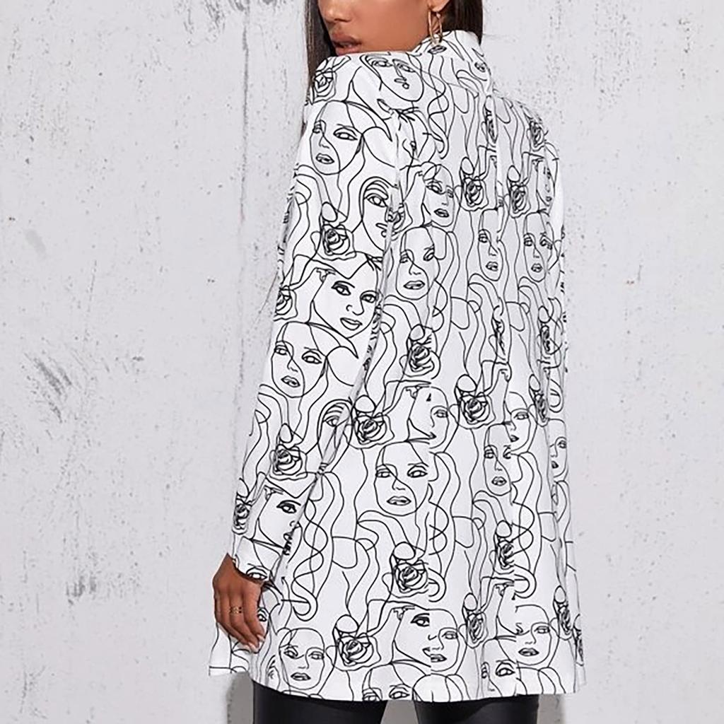 Женская модная осенне-зимняя газета не находит маленький пиджак с принтом