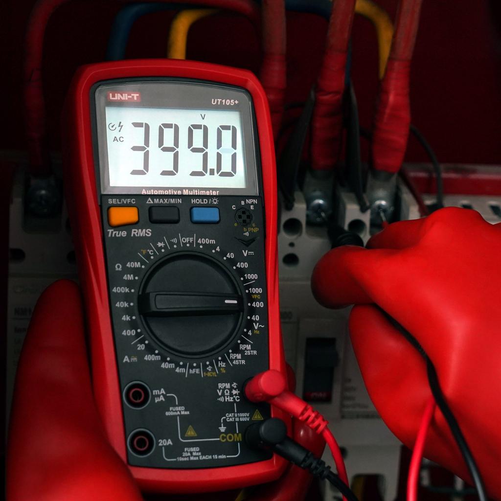 Uni-T UT105+ multimeter