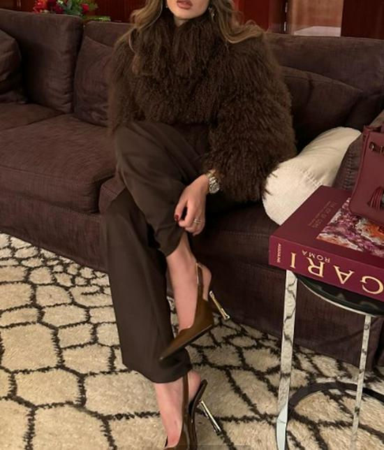 Доступно сейчас: 2024 Женская Мода Однотонное Пальто из Искусственного Меха - Теплое, Пушистое, Зимняя Верхняя Одежда с Длинным Рукавом.