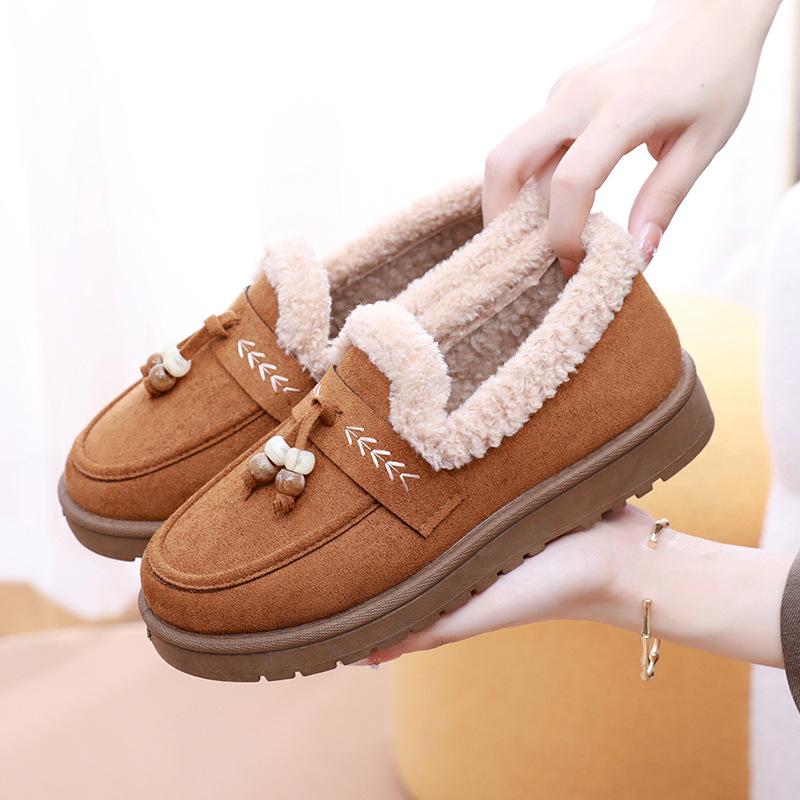 Women's Winter Warm Platform Moccasins Slippers Fuzzy Faux Suede Loafers with Fleece Lined Non Slip House Shoes Indoor Outdoor Walking Shoes for Women