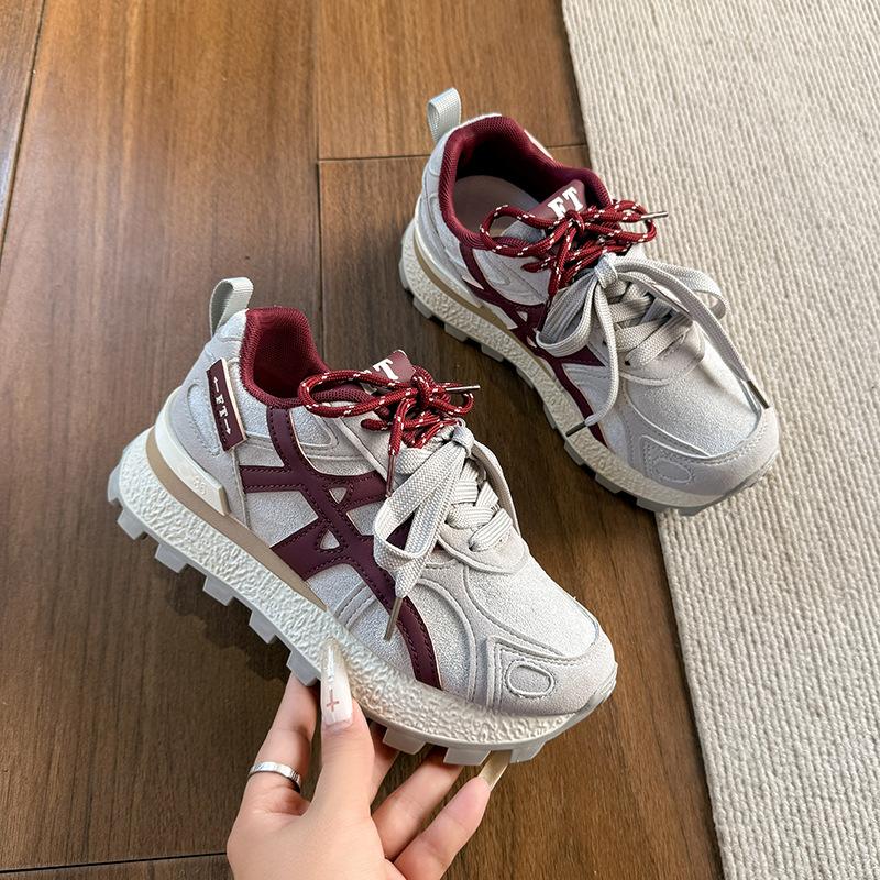 Толстоподошвенные кроссовки «папины» женские 2025 осень новая легкая роскошь взрыв повседневная мода увеличивающие рост спортивные маленькие белые туфли