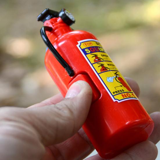 Funny Simulation Fire Extinguisher Bathtub Beach Water Squirt Kids Prank Toy