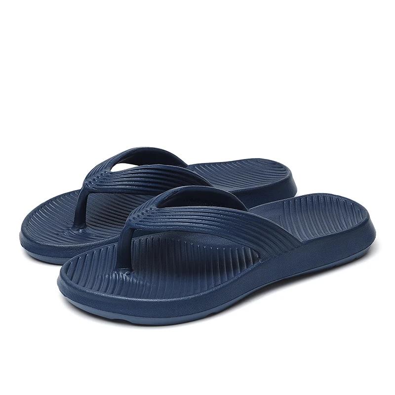 Модные легкие пляжные шлепанцы из ЭВА для женщин Лето 2025 Мягкая подошва Вьетнамки с перемычкой между пальцами Женские комфортные Нескользящие тапочки для ванной
