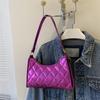 Трендовая стеганая сумка-багет под мышкой для женщин, шикарная вышитая сумка через плечо, доступная в серебристом, синем, розовом и малиновом цветах