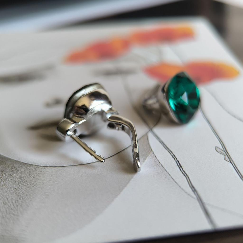 Серебряные серьги с фианитами (60002212)