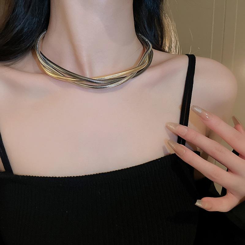 Металлическая многослойная обмотка из жареного теста, ожерелье с крутыми изгибами, универсальная стильная цепочка на шею, аксессуары европейского и американского дизайна для тяжелой промышленности