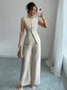 Женский костюм-двойка в стиле business casual: пиджак и брюки. Широкие брюки, длинные брюки, без рукавов.
