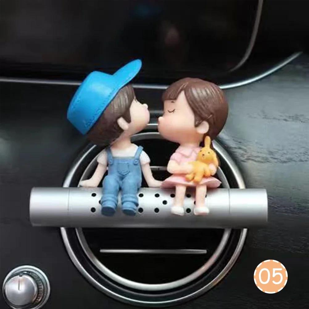 Милый автомобильный освежитель воздуха, парная кукла, мультяшные влюбленные, автомобильные аксессуары, интерьер, металлический зажим для вентиляционного отверстия для ароматерапии, украшение для духов