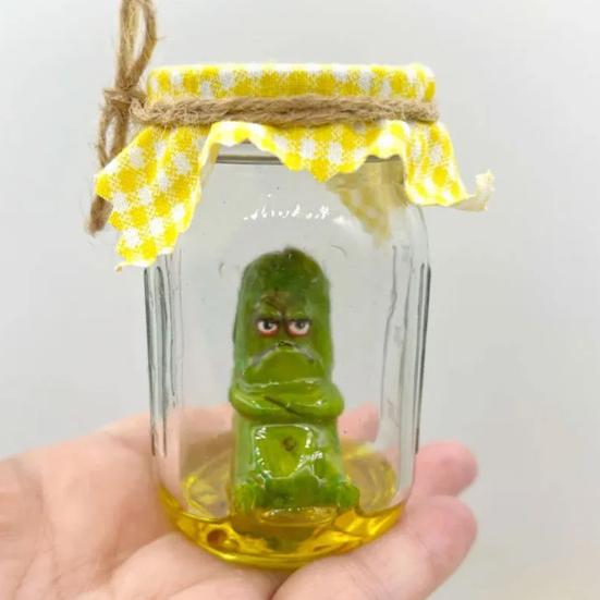 Grumpy Pickle Sculpture In Clear Jar Sad Anxious Pickled Cucumber Figurine Statue Home Office Desktop Decoration Ornament Christmas Gift