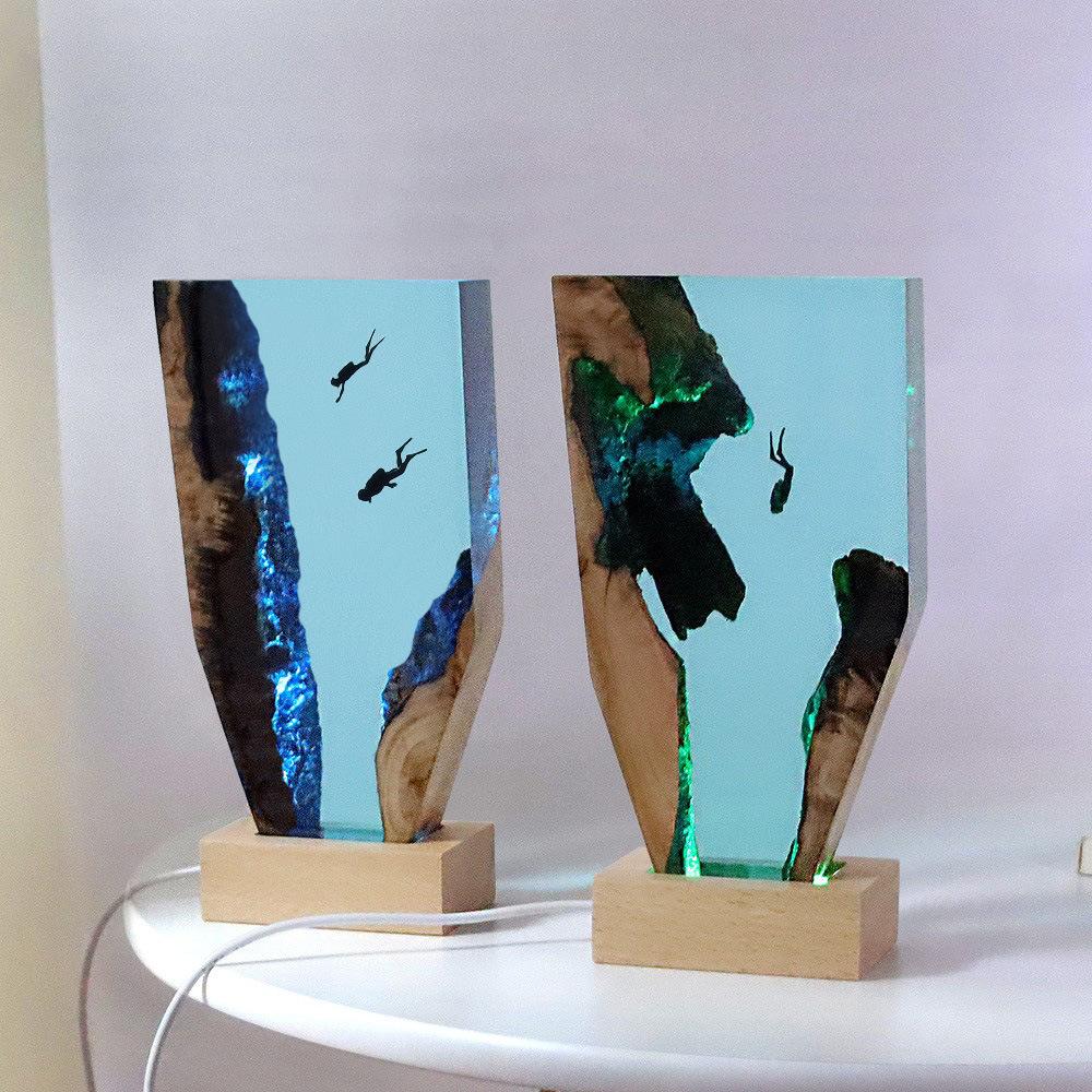 Creative Sea Cave Diver Night Light, Resin & Solid Wood Desk Ornament, Birthday Gift