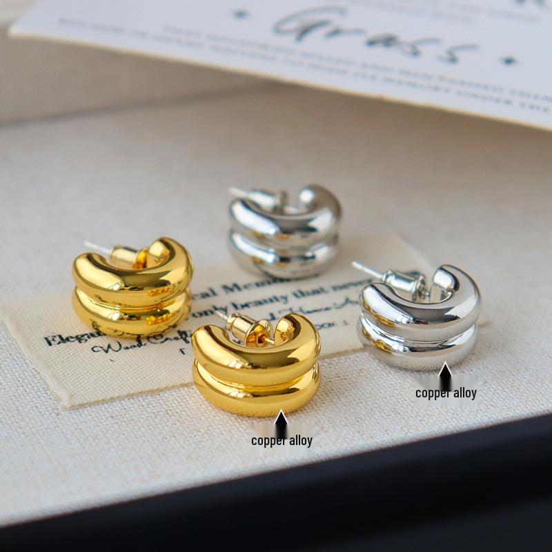 Шикарные серьги в форме буквы С: Ретро-люкс, простой и универсальный европейско-американский дизайн с серебром 925 пробы