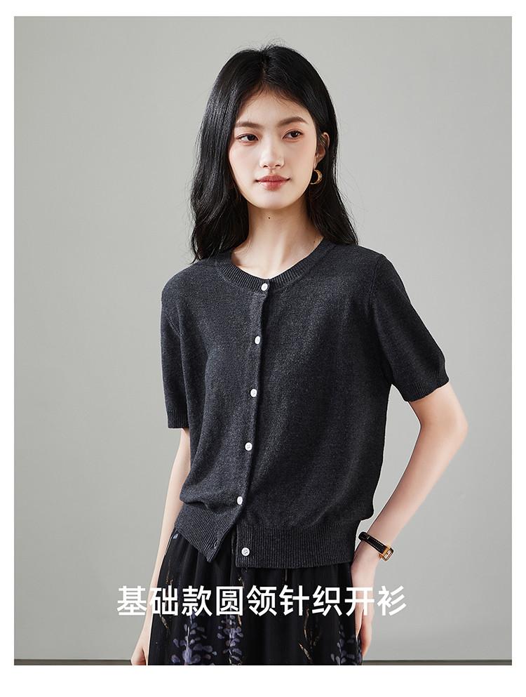 Round neck single breasted short sleeved knitted sweater for women in spring 2026, fashionable and versatile casual short top