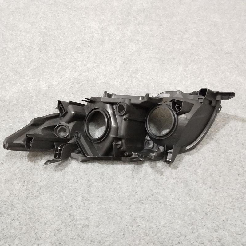 Совместимая рамка фары для 2010-2013 Toyota Corolla - Передняя, Большой задний корпус, Нижняя оболочка, Черная отделка