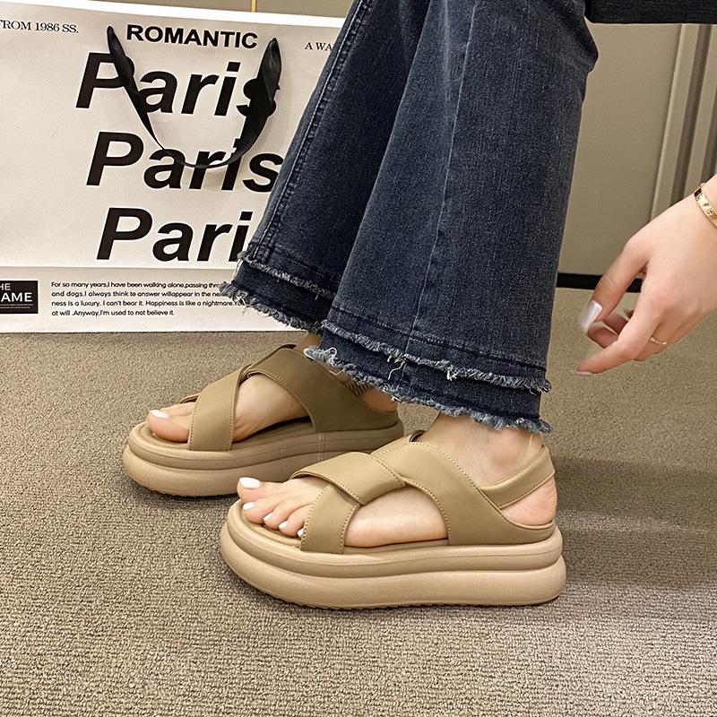 Интернет знаменитости сандалии на платформе женская одежда лето 2024 новинка модная универсальная и тонкая спортивная пляжная обувь