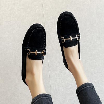 Модные роскошные лоферы из замшевой кожи, женская повседневная обувь слипоны, женские мокасины из свиной кожи, женские балетки для ходьбы с металлической пряжкой