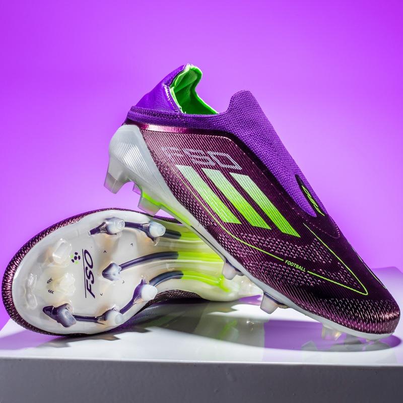 Профессиональные юношеские футбольные бутсы, подходящие как для мальчиков, так и для девочек, с короткими и длинными шипами для различных игровых поверхностей.