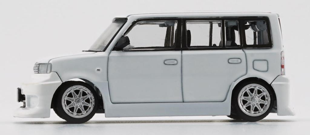 BM CREATIONS Toyota 2000 bB Белый LHD Готовая модель 1/64