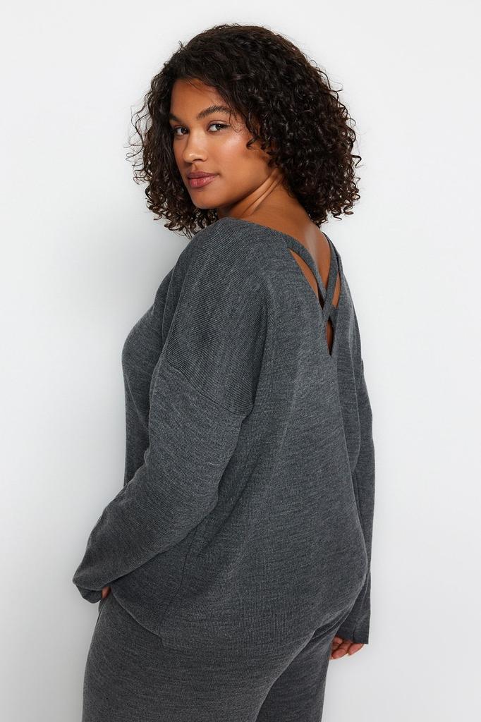 Женский стильный трикотажный свитер больших размеров Saks с перекрестной полосой на спине