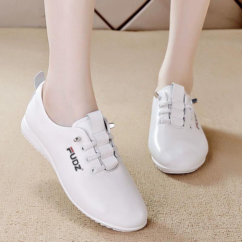 Повседневные туфли из мягкой кожи на мягкой подошве, белые туфли, новые женские туфли большого размера на плоской подошве