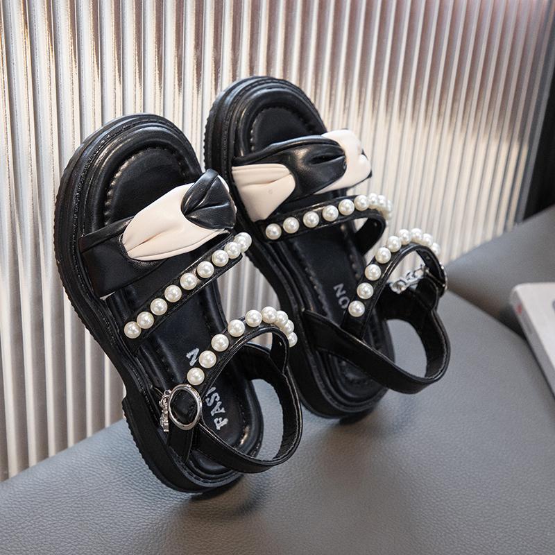 Детские сандалии для девочек, детская мода, плиссированные, с жемчугом, с открытым носком, универсальные, плоские, нескользящие, принцесса, повседневные, лето 2024 г.