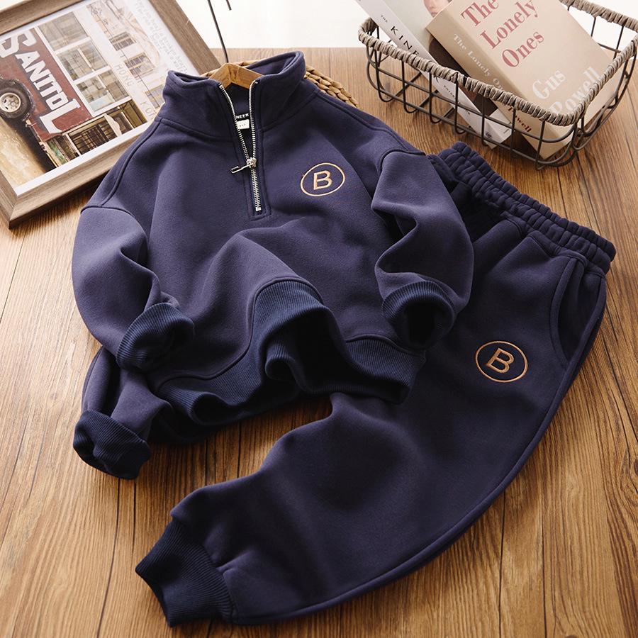 "Boys' Fashionable Spring 2025 Sweater Suit: Stylish Two-Piece for Big Kids"