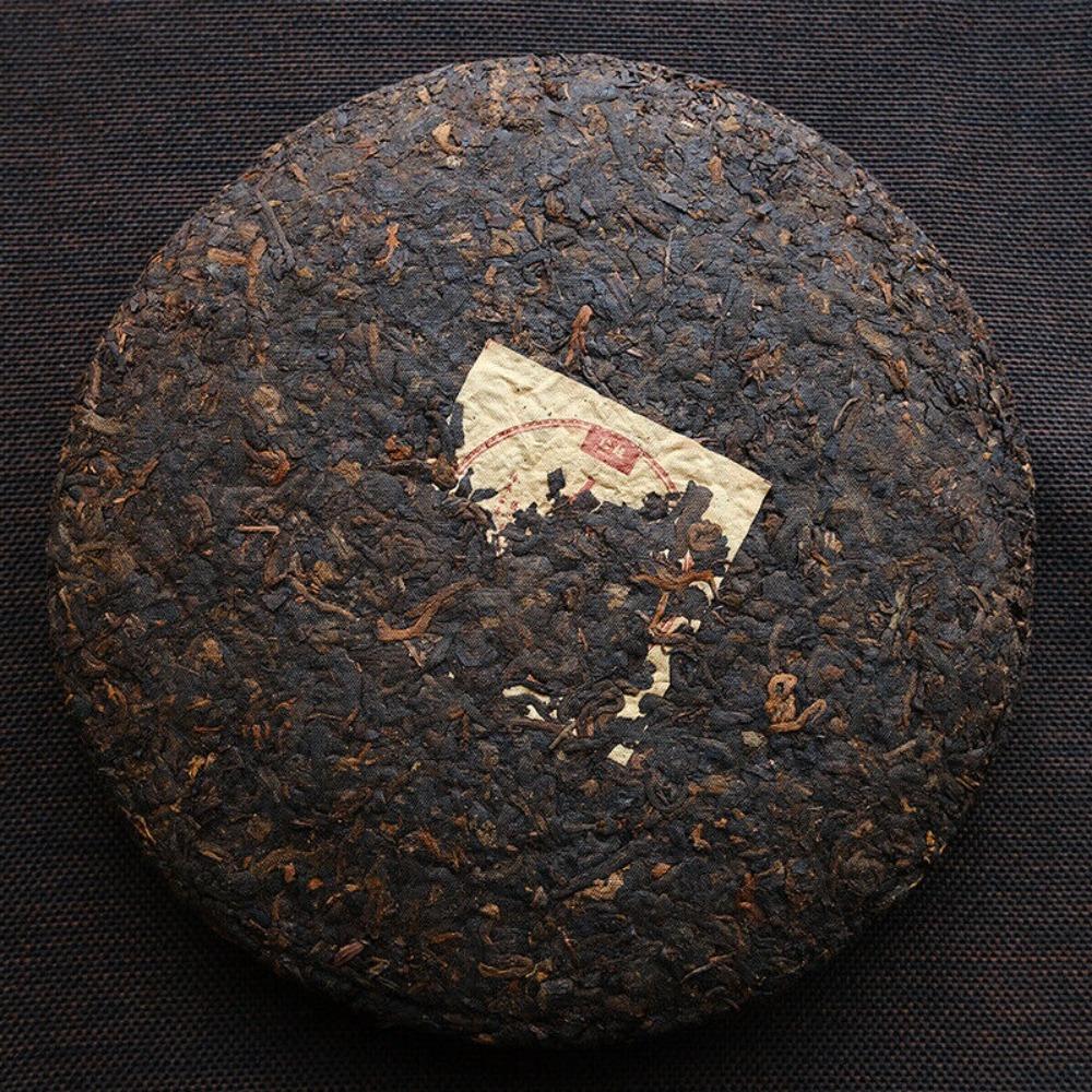 Премиальный чай пуэр Yanchu Ци Цзы Бин Золотые почки Спелый чай 357г Мягкий аромат