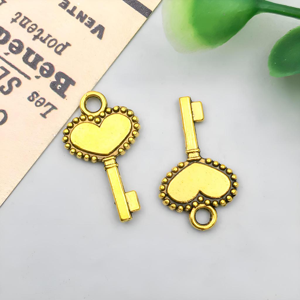 3-Color DIY Alloy Retro Key Jewelry Pendants
