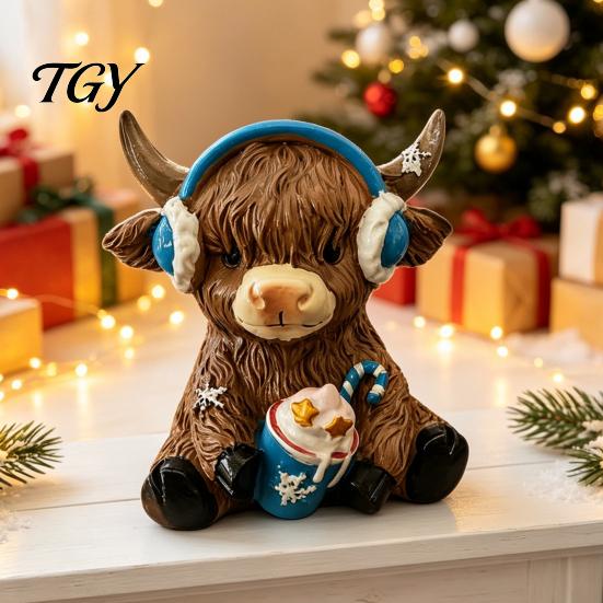 Animal Shape Ornament Winter Highland Cow Resin Figurine, Cattle Statue for Desk Decor, Home Office