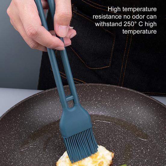 Многофункциональная силиконовая кисточка для теста с мягкой щетиной. Жаропрочная кулинарная кисточка для масляного соуса. Не содержит бисфенола А. Можно мыть в посудомоечной машине.