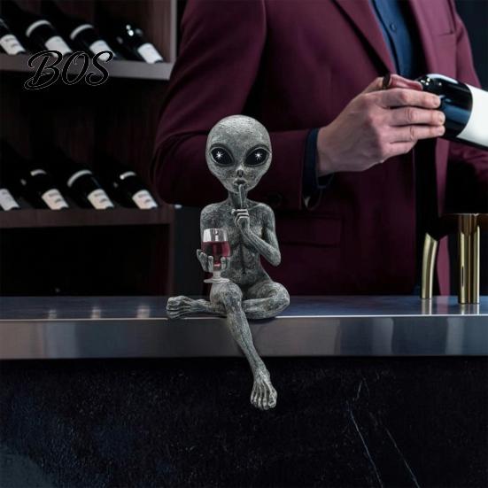 Outdoor Landscape Figurine Resin Alien with Beer Glass Figurine, Decorative Desktop Ornament, Creative Table Exquisite Hand Carved Statue Decoration