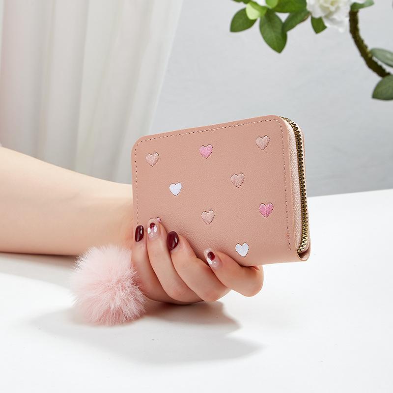 Новый короткий женский кошелек на одной молнии, модный и простой клатч с помпоном в виде сердечка, одна штука