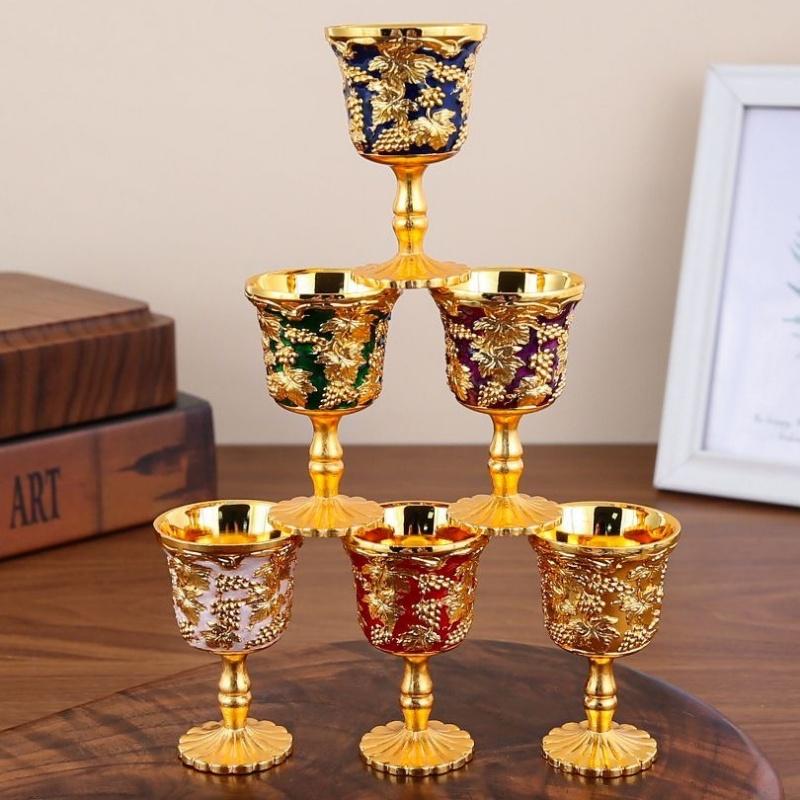 Mini Wine Glass, Multiple Colors Delicate Vintage Spirits Goblet, Alloy Portable Chalice Cup Friends Festive Decoration,1pcs