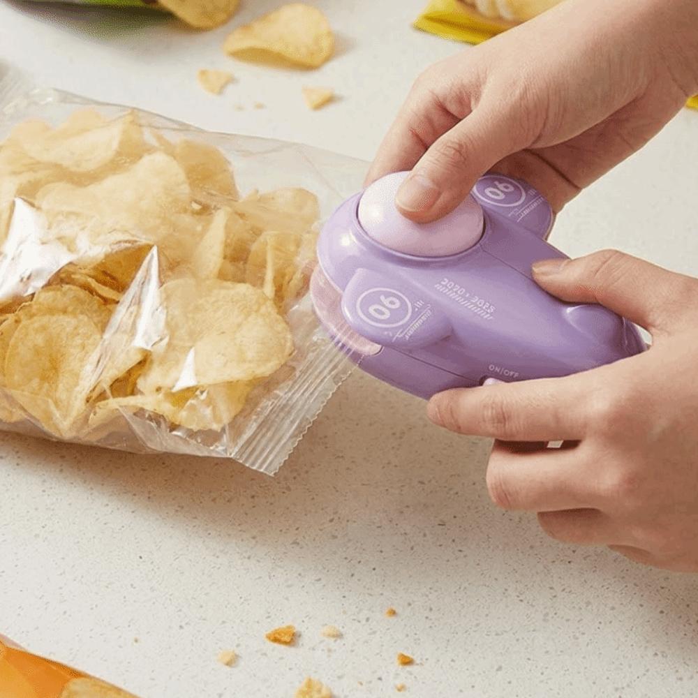 Plastic Magnetic Fridge Sticker Aircraft Shape Food Preservation Sealing Clip Picnic