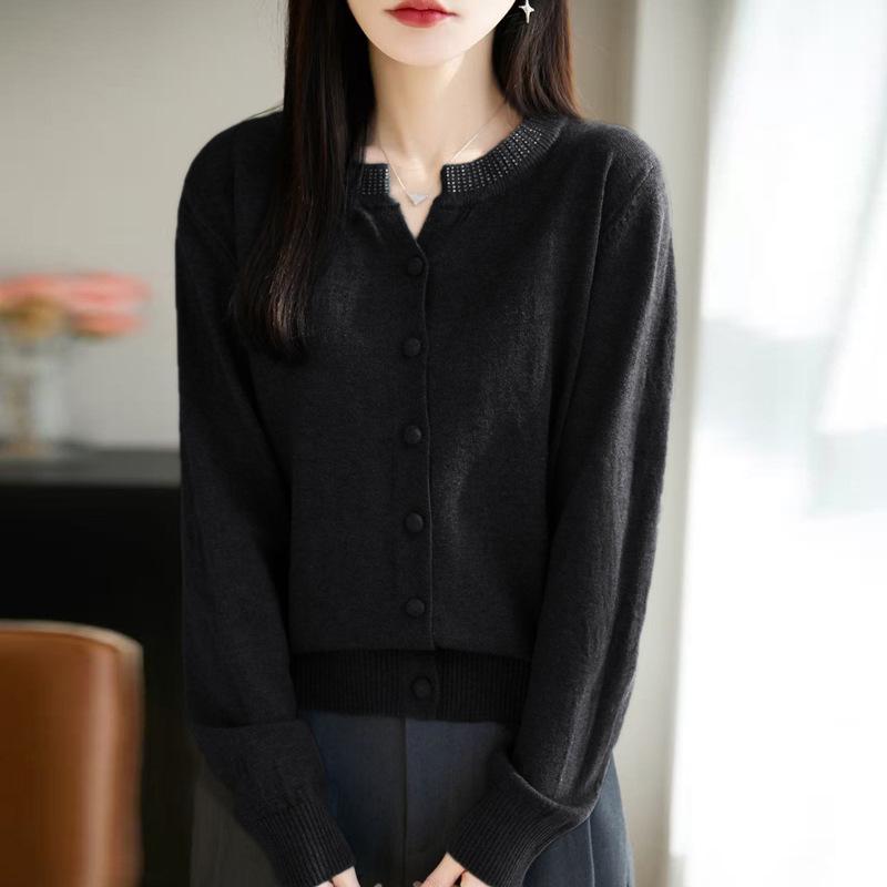 2026 Autumn Women's Button-Up Round Neck Knit Cardigan Sweater