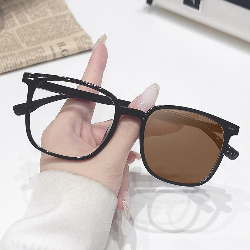 Photochromic Square Sunglasses Rectangle Fashion Women Men Shades Sun Glasses for Female Male Traveling Oculos Plain Glasses