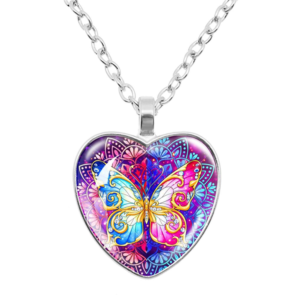 Personalized Fashion Retro Butterfly Heart Shaped Pendant Necklace Women's Birthday Gift Jewelry Handmade Creative Gift