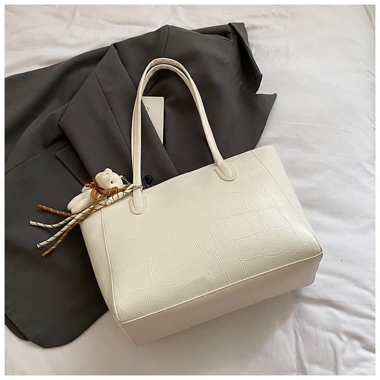 Summer commuting large-capacity bag women's 2025 new fashion shoulder bag going out to work portable tote bag