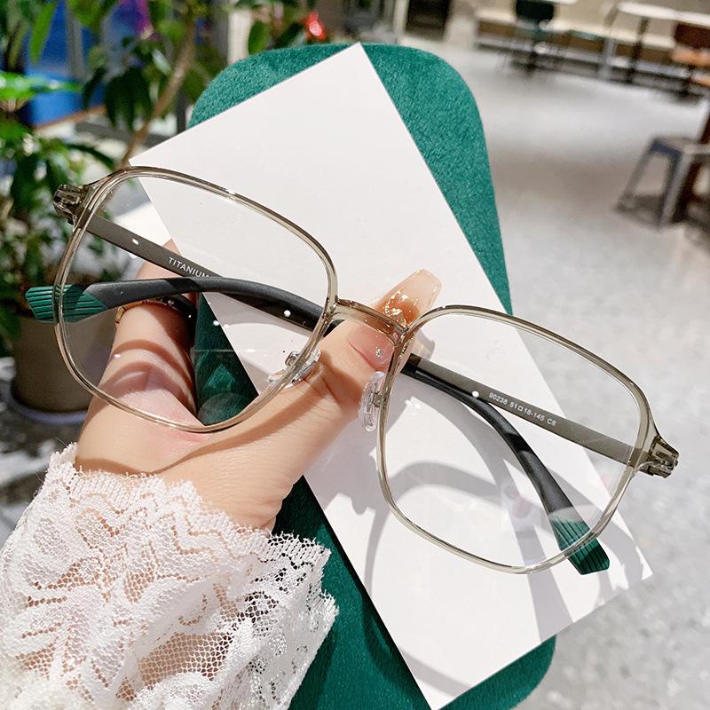 Ultra-Light Anti-Blue Light Square Frame Myopia Glasses For Women'S Advanced Sense Of Whitening Light Tea Large Frame Glasses