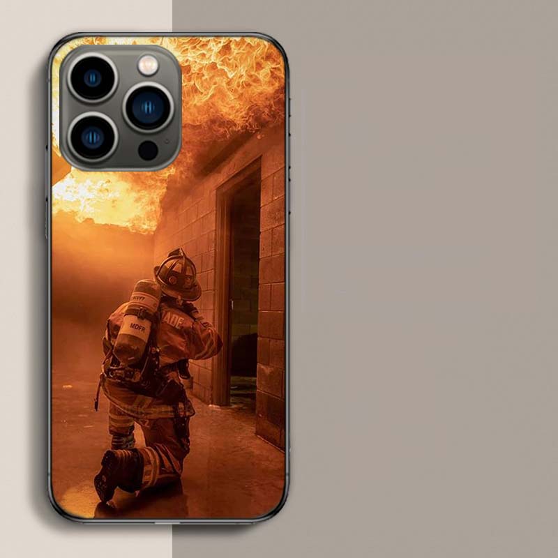 Firefighter Heroes Fireman Phone Case For Apple Iphone 16E 16 17 Pro Max Air 15 Pro 14 Plus 12 13 Mini Cover Cute Fundas