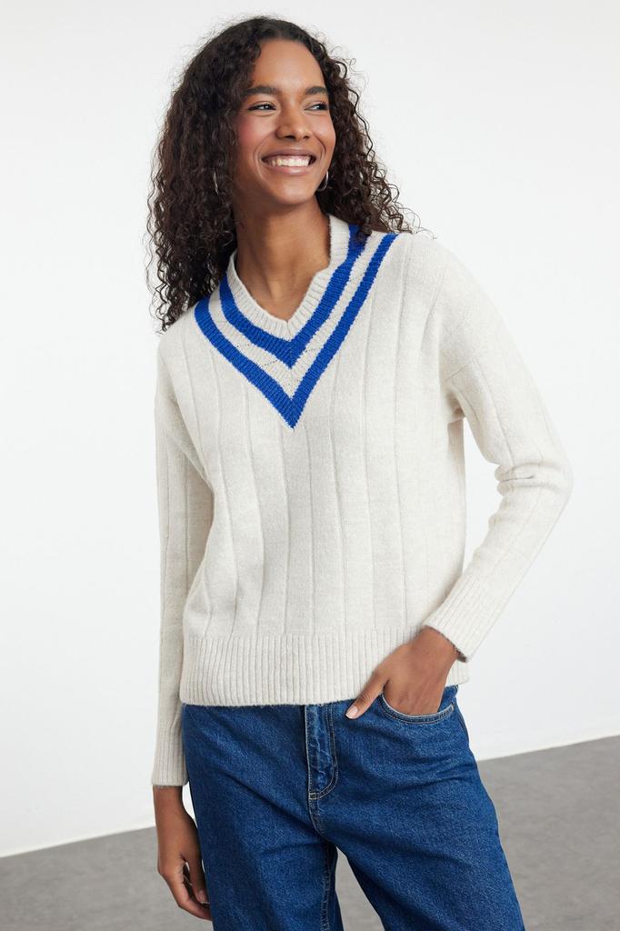 Women's Elegance Style Sweater Stone Soft Textured V-Neck Color Blocked Knitwear Sweater